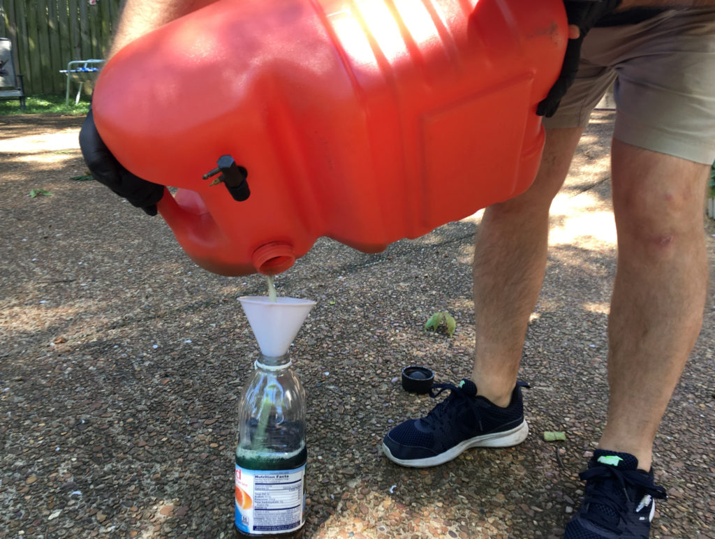 How to clean easily a portable gas tank before winter